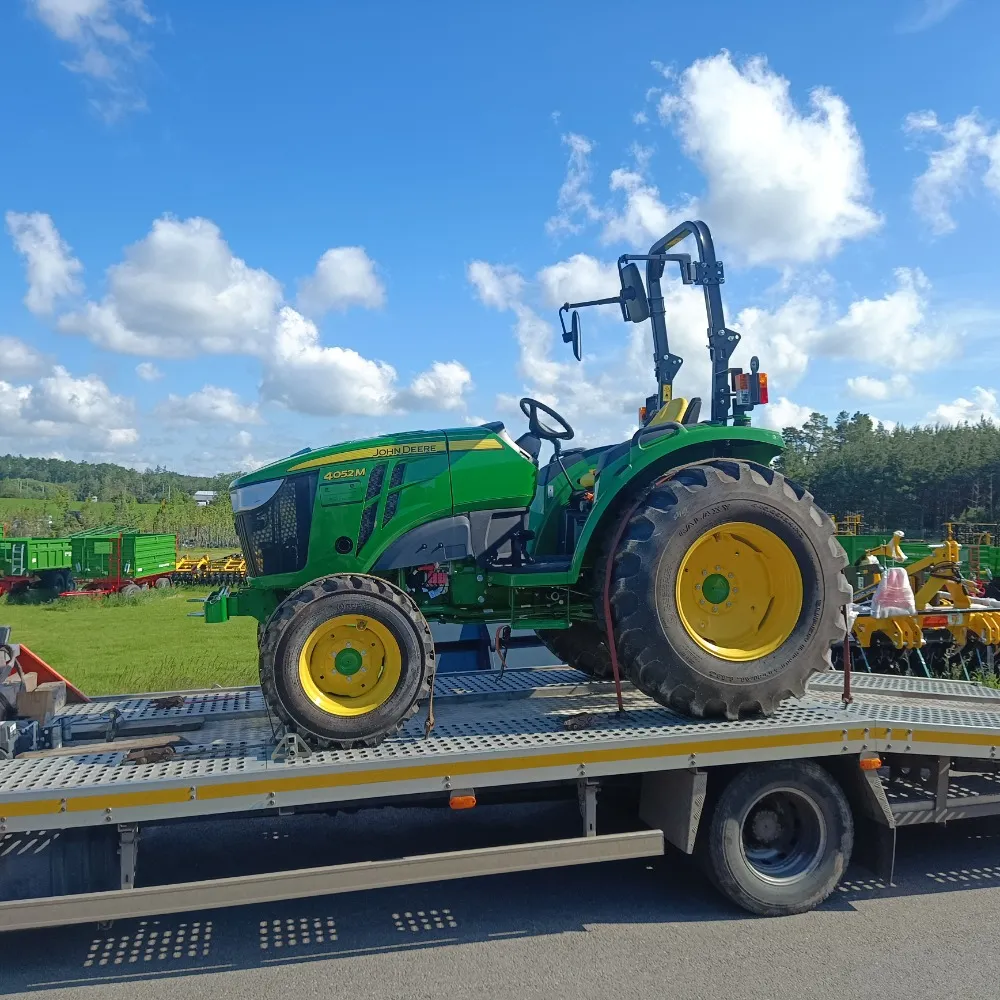 Přeprava traktoru na odtahové plošině
